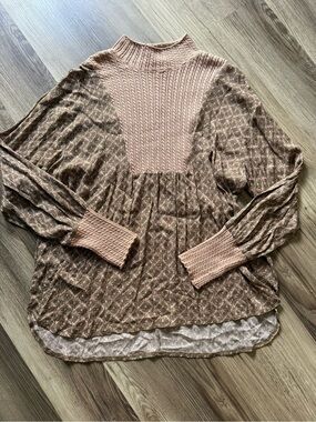 gimmicks by BKE Dusty Rose Textured Knit Panel Long-Sleeve Top